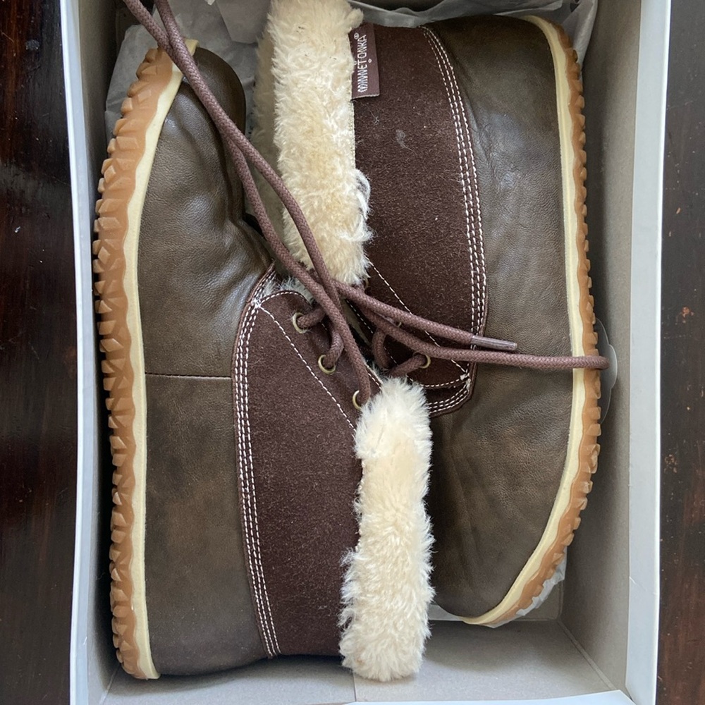 Minnetonka Tega